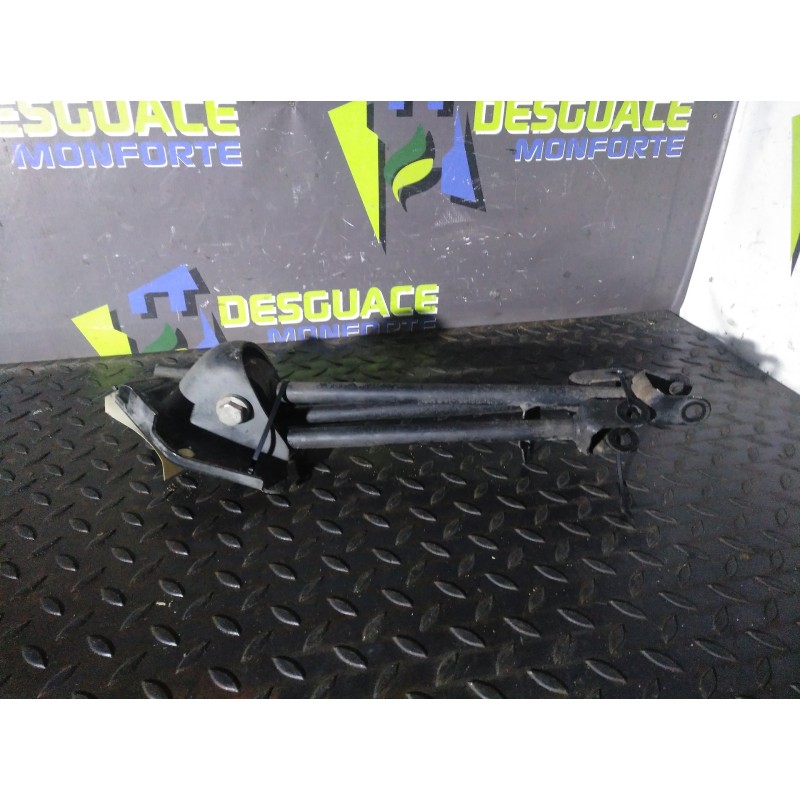 Recambio de tirante trasero izquierdo para dacia duster laureate 4x4 referencia OEM IAM 8200839124 8200839107 8200839119
