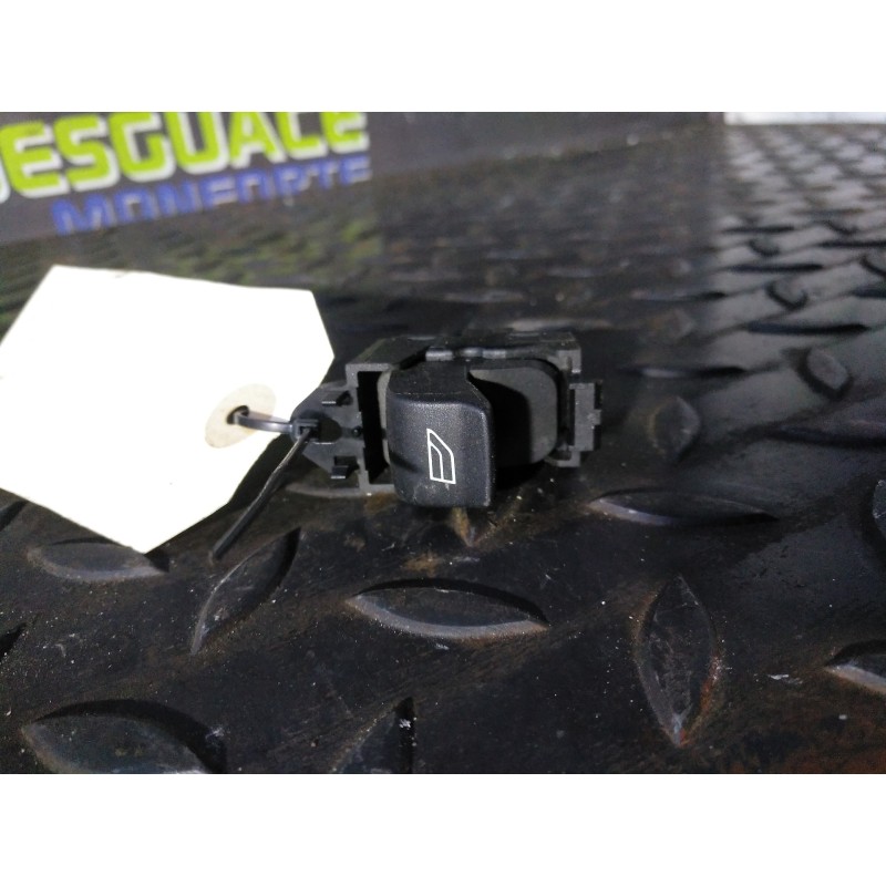 Recambio de mando elevalunas trasero derecho para volvo s80 berlina d5 awd kinetic referencia OEM IAM 03451410  