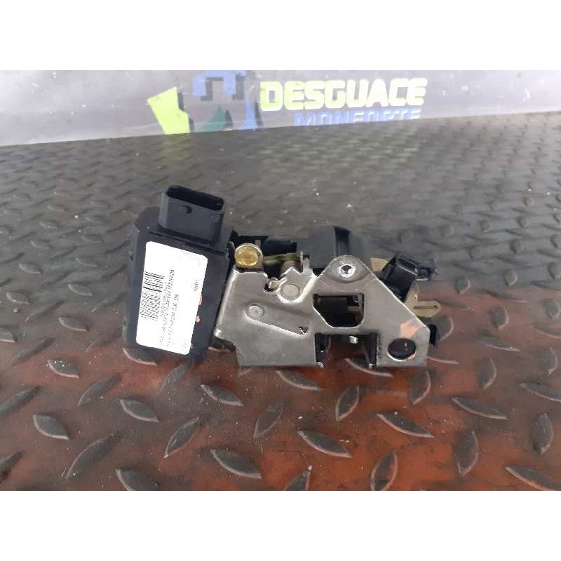 Recambio de cerradura puerta delantera izquierda para bmw serie 3 berlina (e36) 318i referencia OEM IAM 8122417  