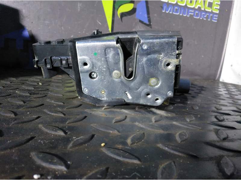 CERRADURA PUERTA DELANTERA IZQUIERDA 51217011241 