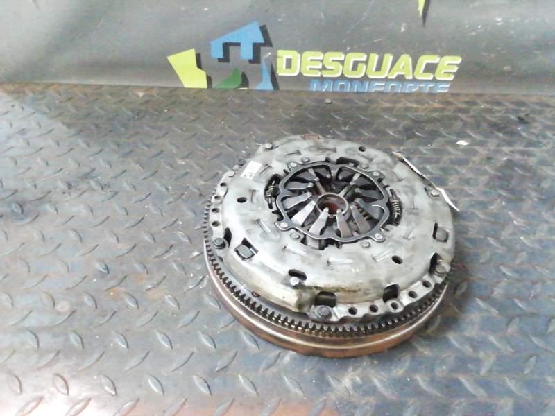 VOLANTE MOTOR 04L141025C 