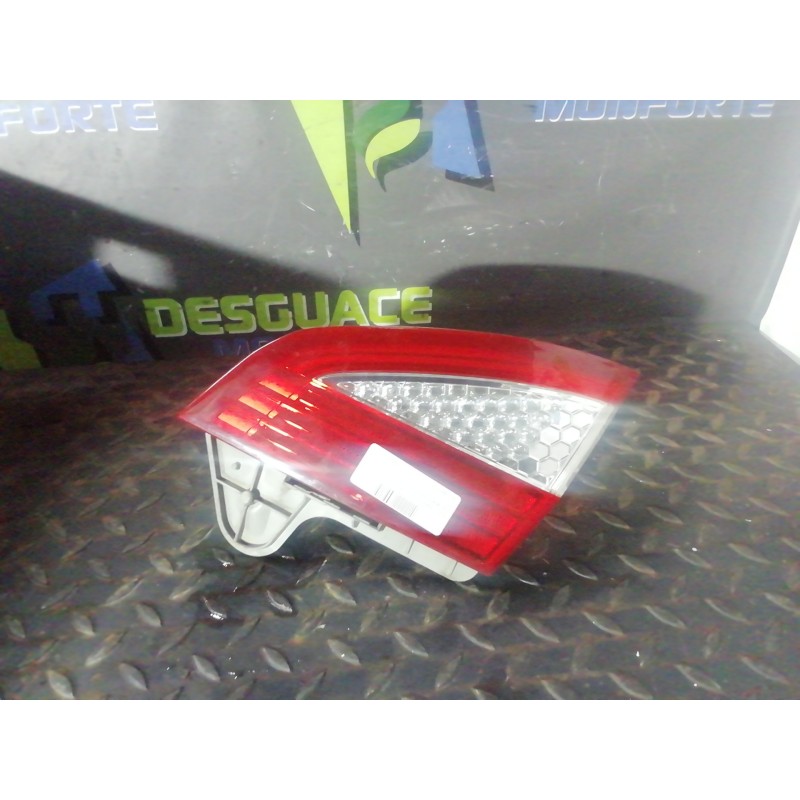 Recambio de piloto trasero derecho interior para ford mondeo ber. (ca2) ghia referencia OEM IAM 7S7113A602  