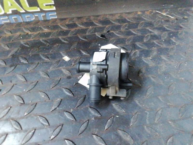 BOMBA AGUA 5Q0121591A 