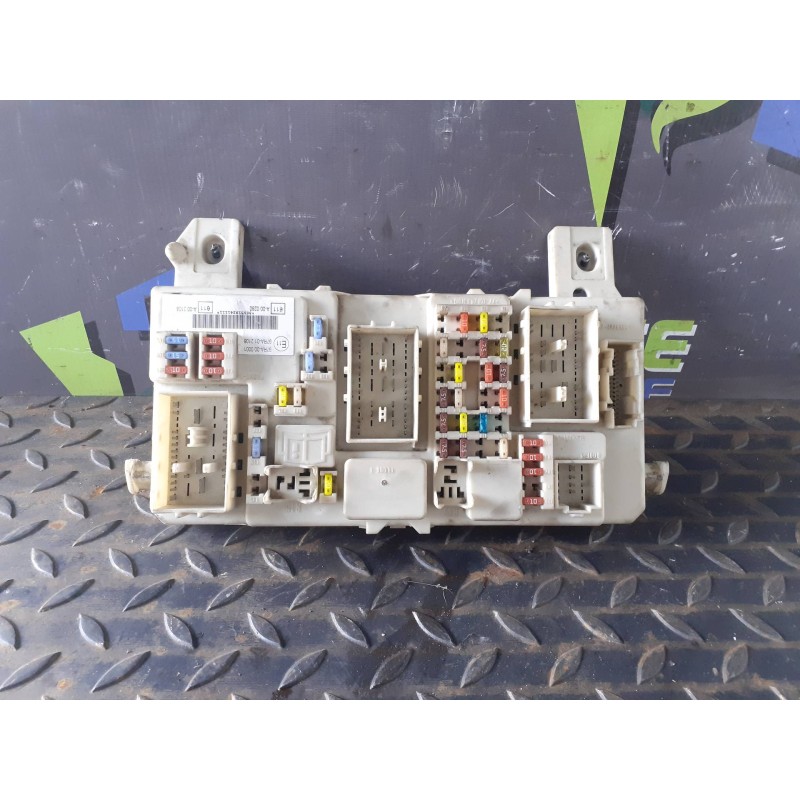 Recambio de caja reles / fusibles para ford focus berlina (cap) ghia referencia OEM IAM 97RA000001 21E97RA012108 
