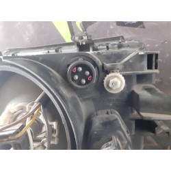 Recambio de faro derecho para audi 100 berlina (c4) 2.5 tdi referencia OEM IAM 13797200  
