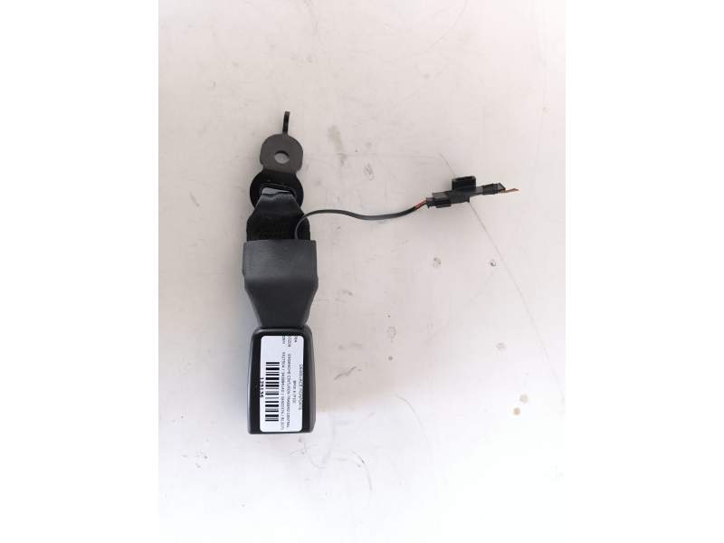 ENGANCHE CINTURON TRASERO CENTRAL 724327504 
