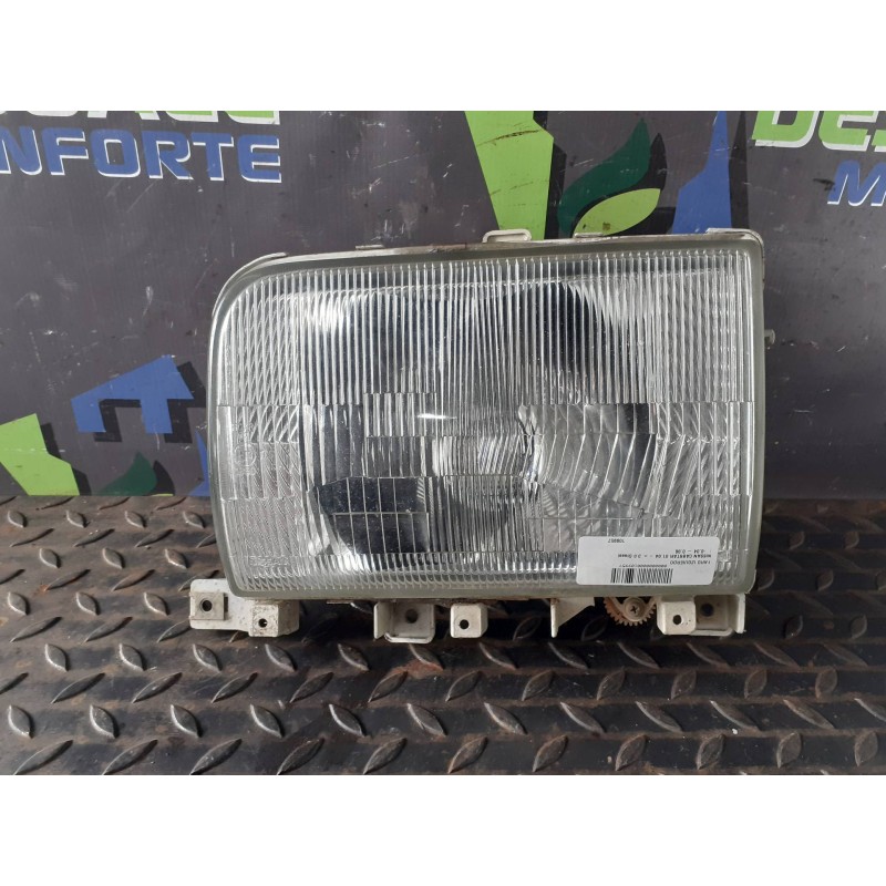 Recambio de faro izquierdo para nissan cabstar 01.04  3.0 diesel referencia OEM IAM   