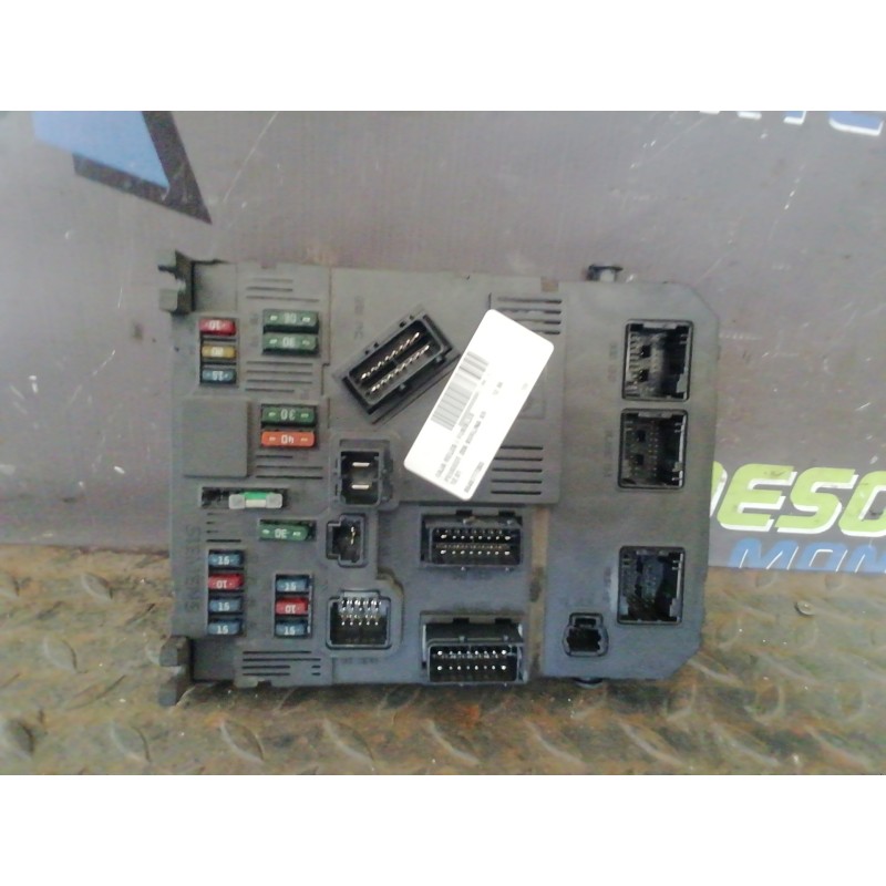 Recambio de caja reles / fusibles para peugeot 206 berlina xr referencia OEM IAM 9646777380  