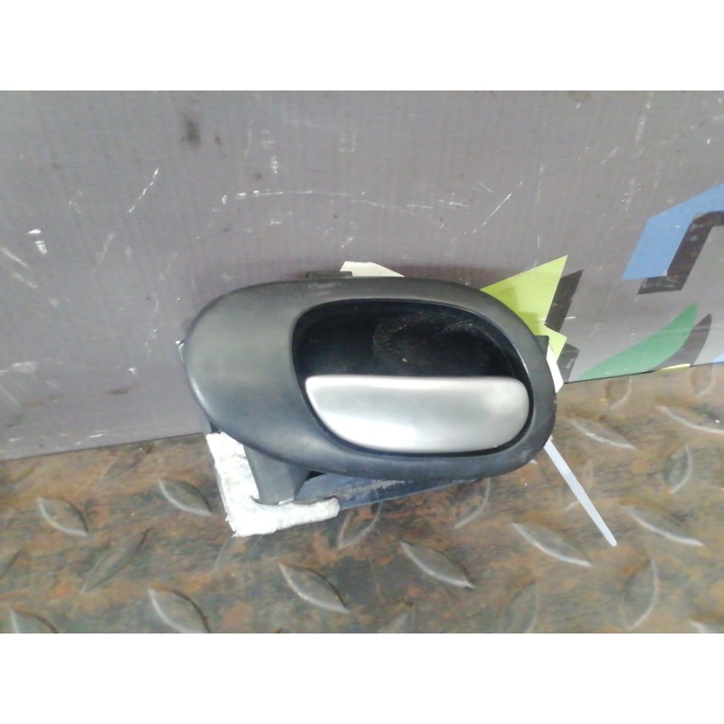 Recambio de maneta interior delantera izquierda para peugeot 206 berlina xr referencia OEM IAM   