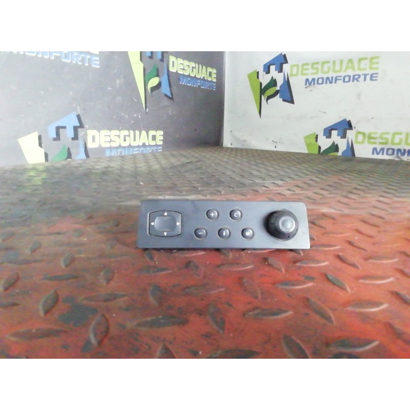 Recambio de mando multifuncion para renault scenic ii grand luxe privilege referencia OEM IAM 8200107974  