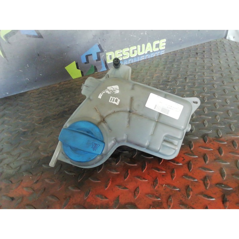 Recambio de deposito expansion para audi a4 berlina (8e) 3.0 referencia OEM IAM 8E0121403A  