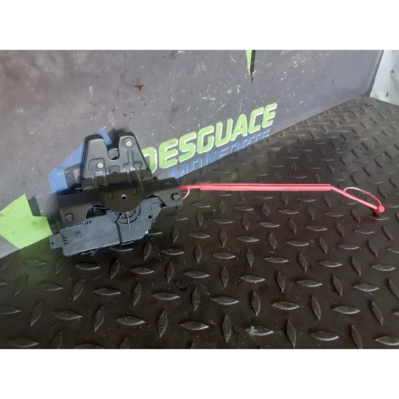 Recambio de cerradura maletero / porton para bmw serie 3 berlina (e46) 320d referencia OEM IAM 8196401  