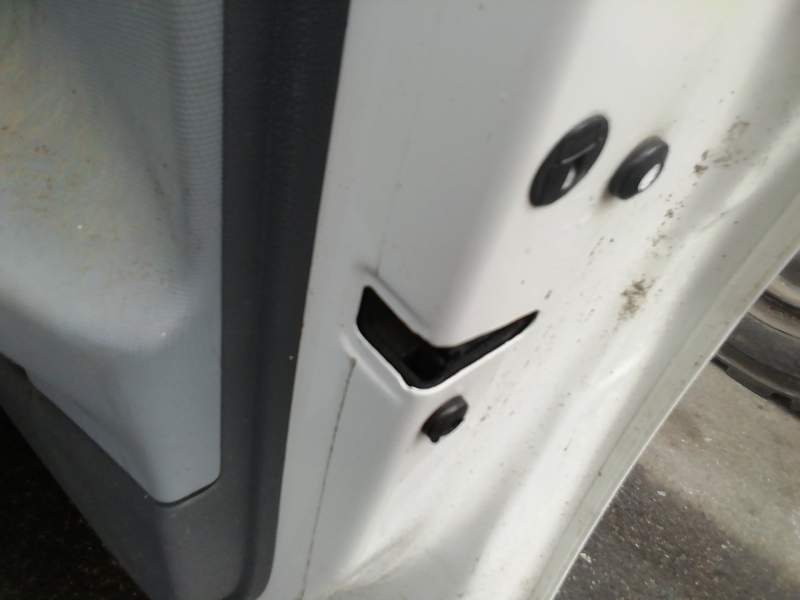 CERRADURA PUERTA DELANTERA DERECHA 5N1837016A 
