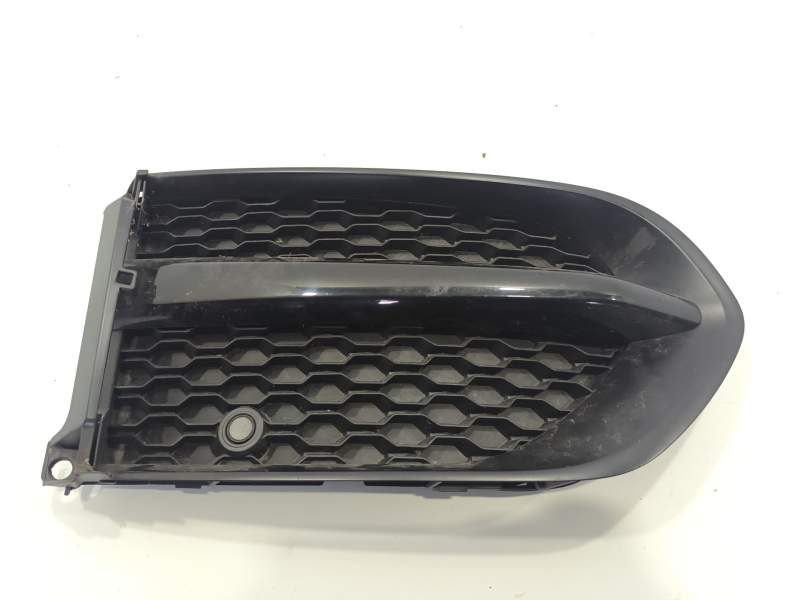 REJILLA PARAGOLPES DERECHA HK8M8B289DA 