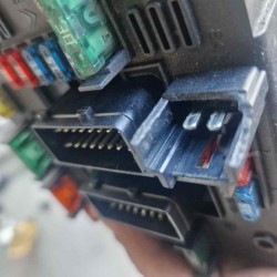 Recambio de caja reles / fusibles para peugeot 206 berlina look referencia OEM IAM 9650664080 BSM3 