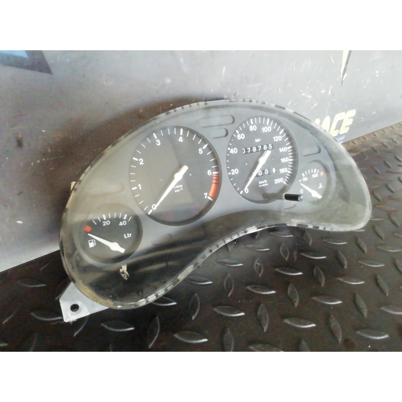 Recambio de cuadro instrumentos para opel corsa b swing referencia OEM IAM 81117906 87001297 90386326