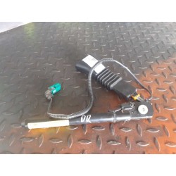 Recambio de pretensor airbag derecho para opel corsa c blue line referencia OEM IAM 197340 542405061E 