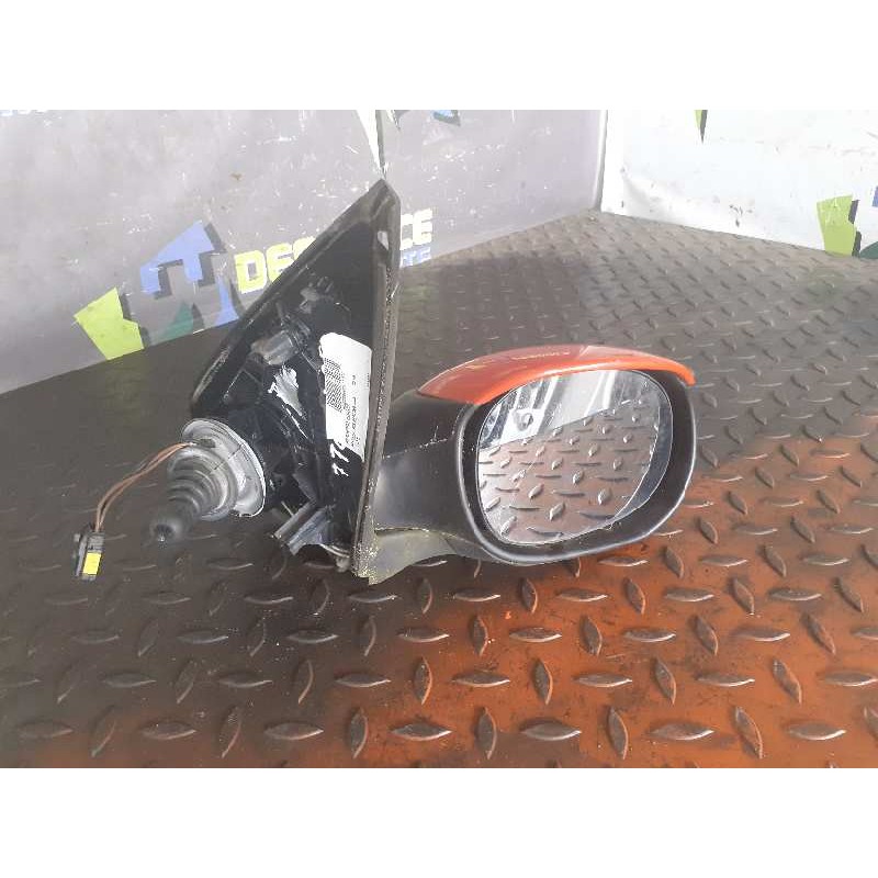 Recambio de retrovisor derecho para peugeot 206 berlina look referencia OEM IAM 017003  