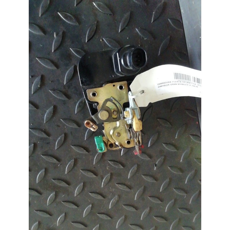 Recambio de cerradura puerta delantera izquierda para chrysler gran voyager 4.yn5m referencia OEM IAM   