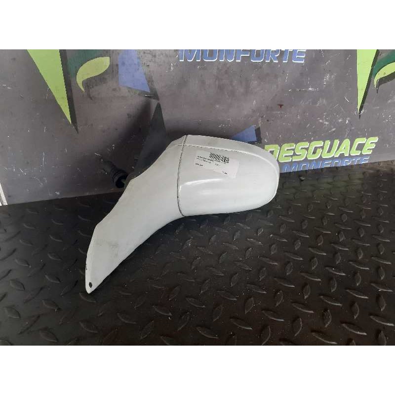 Recambio de retrovisor derecho para opel corsa b city referencia OEM IAM 008062349  