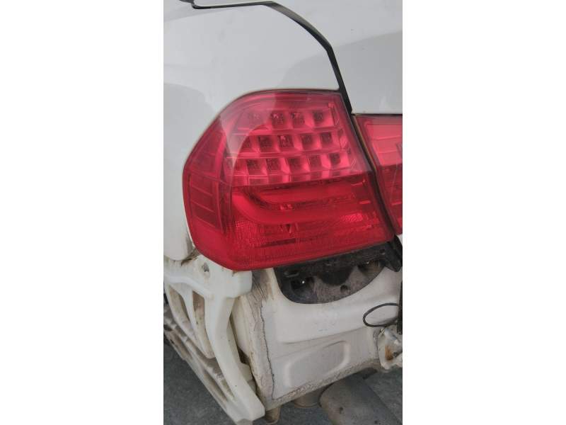 PILOTO TRASERO IZQUIERDO 63217289425 