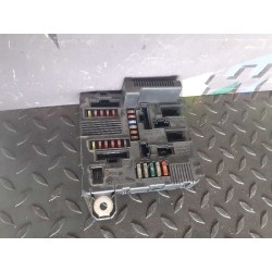 Recambio de caja reles / fusibles para renault megane ii berlina 5p emotion referencia OEM IAM 8200306033A  