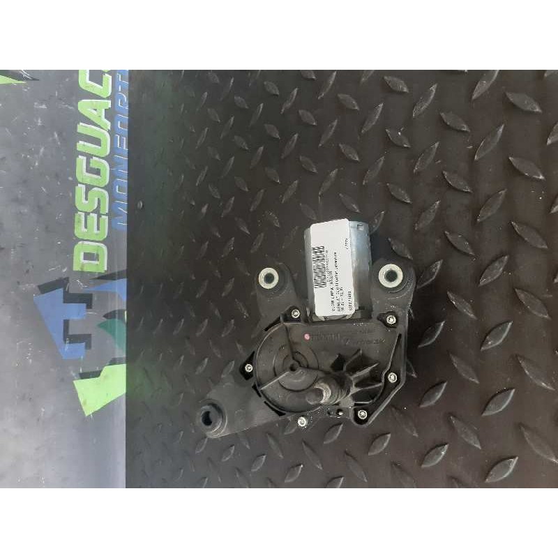 Recambio de motor limpia trasero para renault clio iii confort dynamique referencia OEM IAM 8200311486  