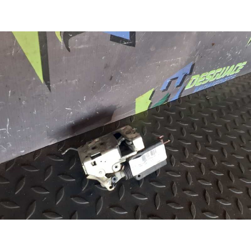 Recambio de cerradura puerta delantera derecha para citroën saxo 1.6 vts referencia OEM IAM   