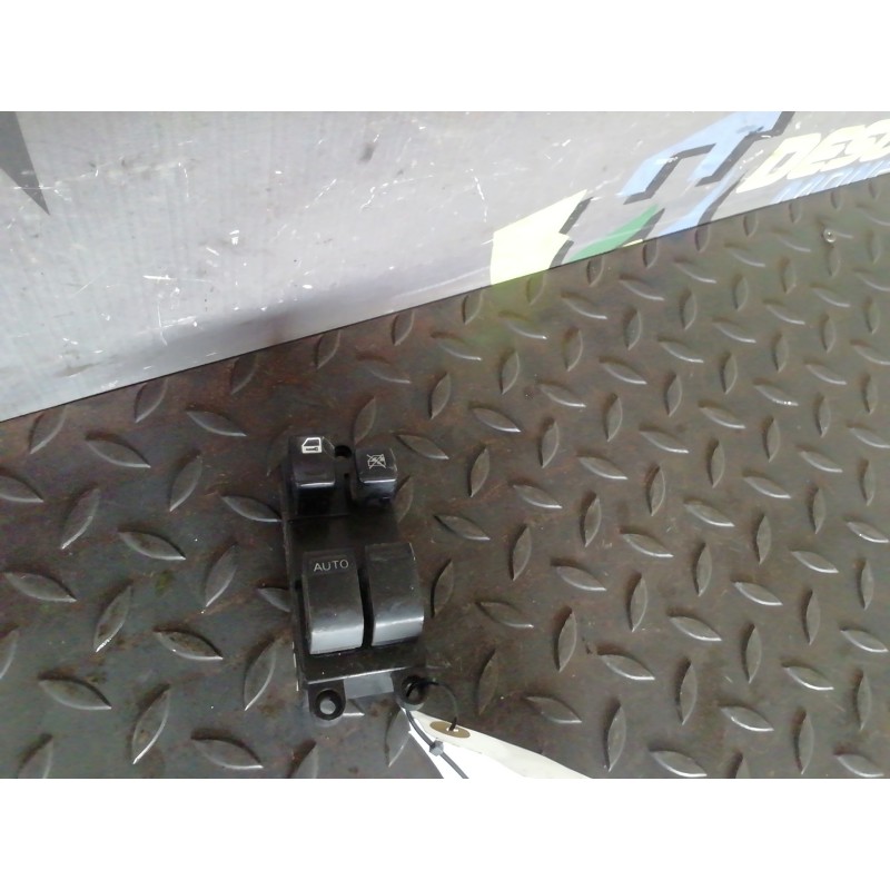 Recambio de mando elevalunas delantero izquierdo para nissan almera (n16/e) acenta referencia OEM IAM   