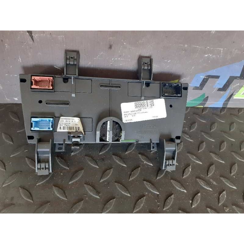 Recambio de mando climatizador para fiat stilo (192) 1.6 16v active referencia OEM IAM 735319257 0966701903 