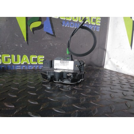 Recambio de cerradura puerta trasera derecha para opel astra j sports tourer sport referencia OEM IAM 3023880  