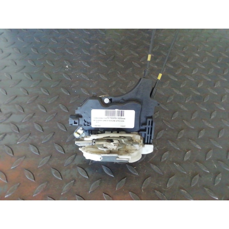 Recambio de cerradura puerta trasera izquierda para mitsubishi lancer berlina (cy0) invite referencia OEM IAM 5745A303  