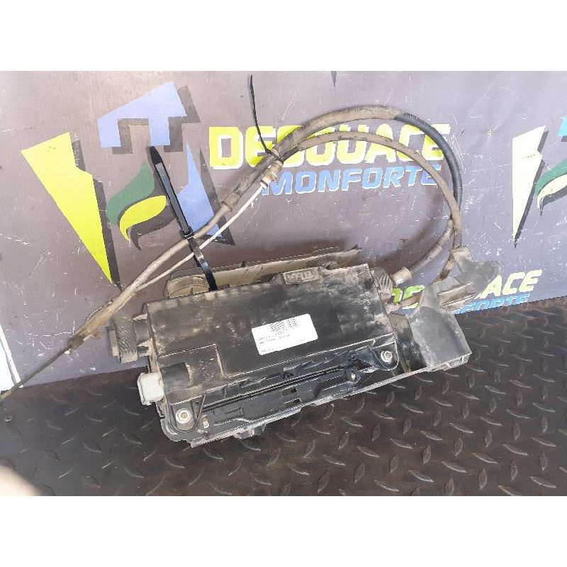 Recambio de freno de mano electrico para renault scenic ii dynamique referencia OEM IAM 8200396849 8200396849 