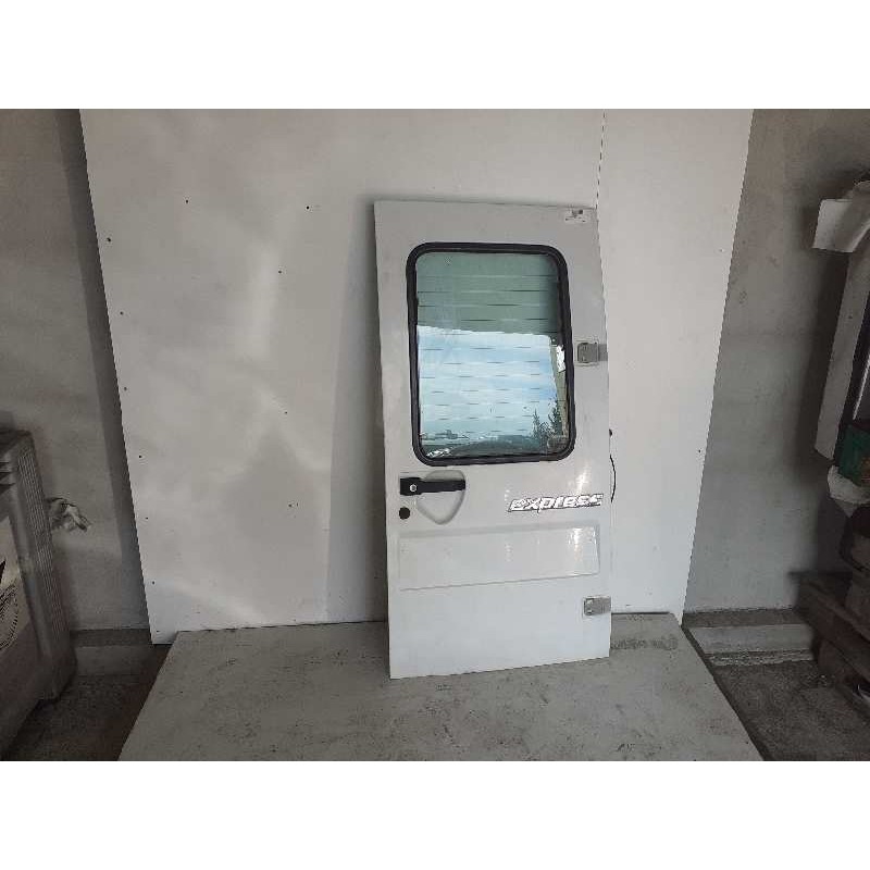 Recambio de porton trasero derecho para renault express 1.6d referencia OEM IAM   