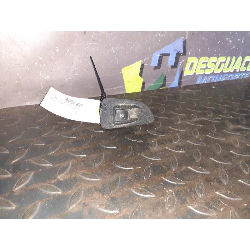 Recambio de mando elevalunas trasero izquierdo para fiat bravo (198) 1.9 dynamic multijet referencia OEM IAM 25407A191  
