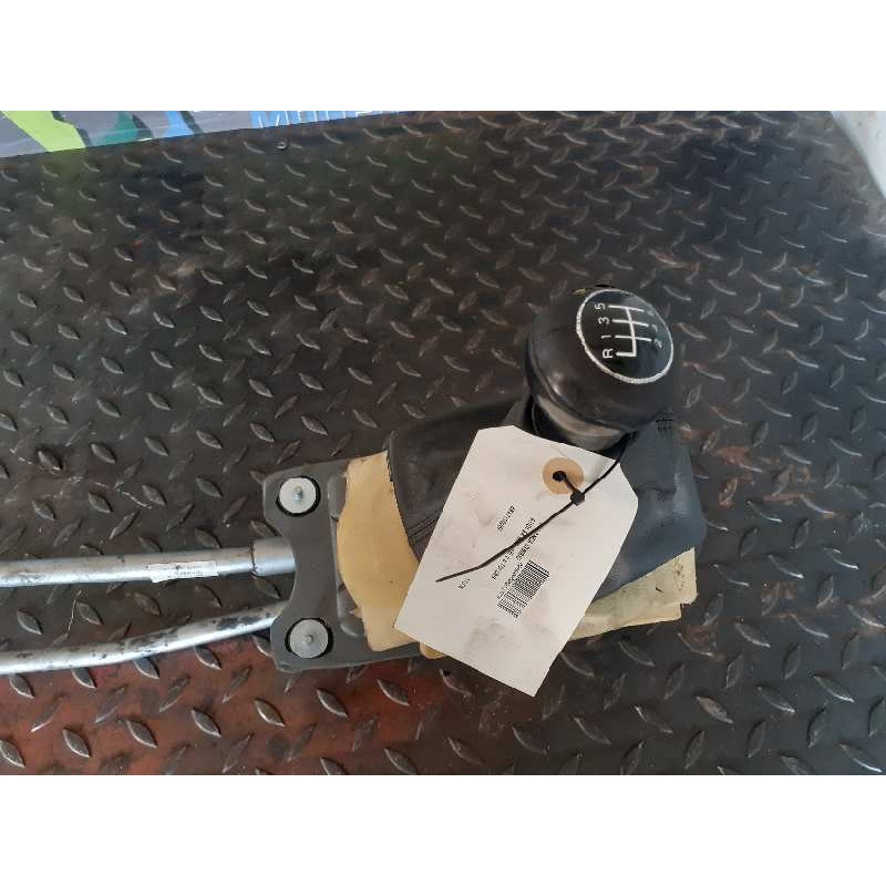 Recambio de palanca cambio para audi a4 b8 (8k2) 2.0 tdi referencia OEM IAM 8K0711025F 4010623M 