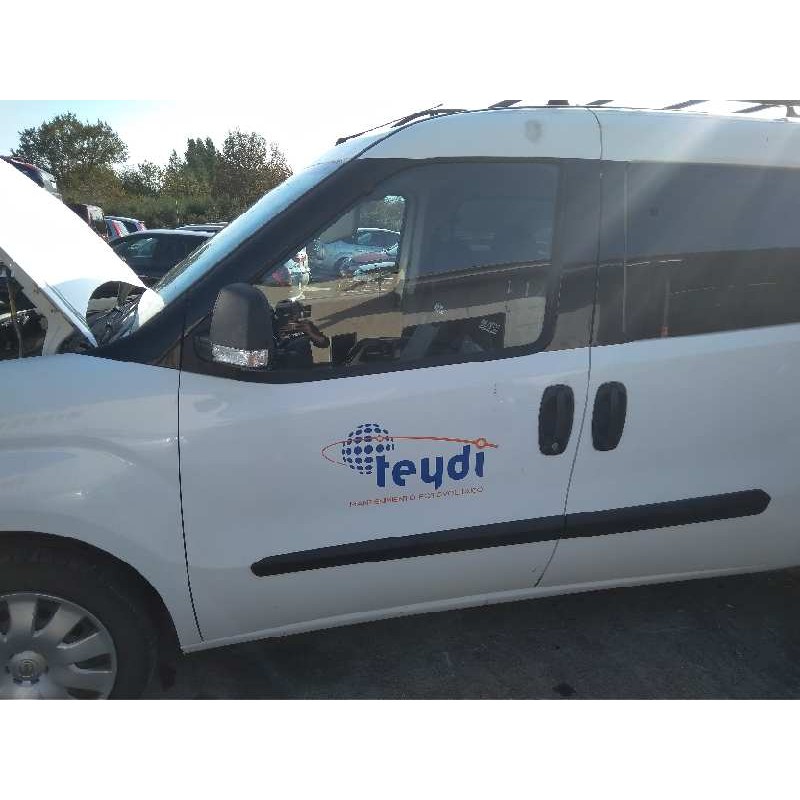 Recambio de puerta delantera izquierda para opel combo d 1.6 cdti referencia OEM IAM   