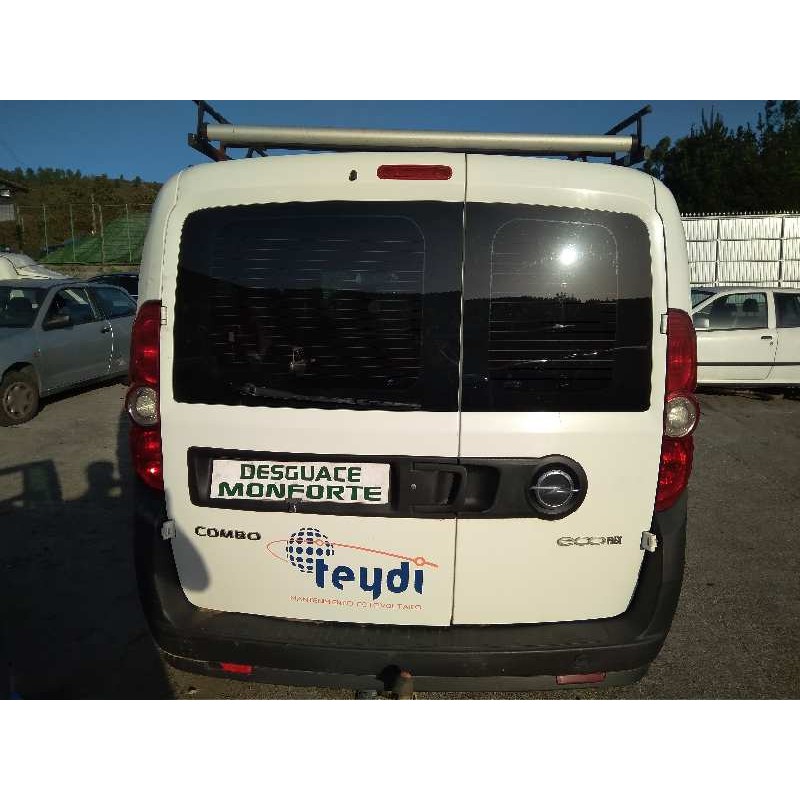 Recambio de puerta trasera derecha para opel combo d 1.6 cdti referencia OEM IAM   