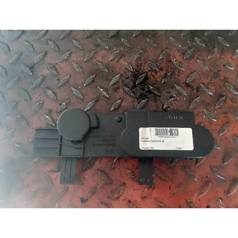 Recambio de antena para porsche panamera 4s referencia OEM IAM 15152801182  