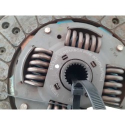 Recambio de kit embrague para nissan terrano/terrano.ii (r20) comfort plus referencia OEM IAM 325016110  