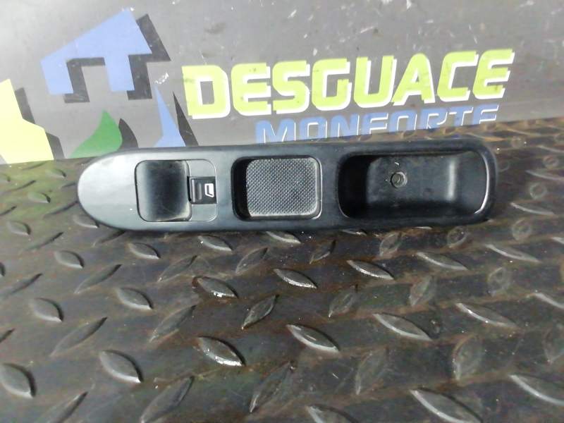MANDO ELEVALUNAS DELANTERO DERECHO 96351625XT 