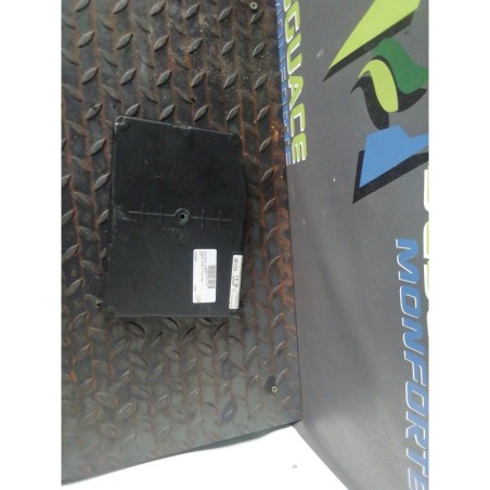 Recambio de caja reles / fusibles para renault scenic ii 1.9 dci diesel referencia OEM IAM 8200306437  