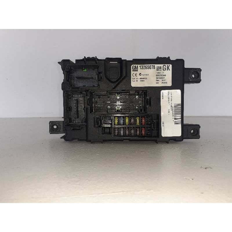 Recambio de caja reles / fusibles para opel corsa d referencia OEM IAM 13265078 000292540 28100927