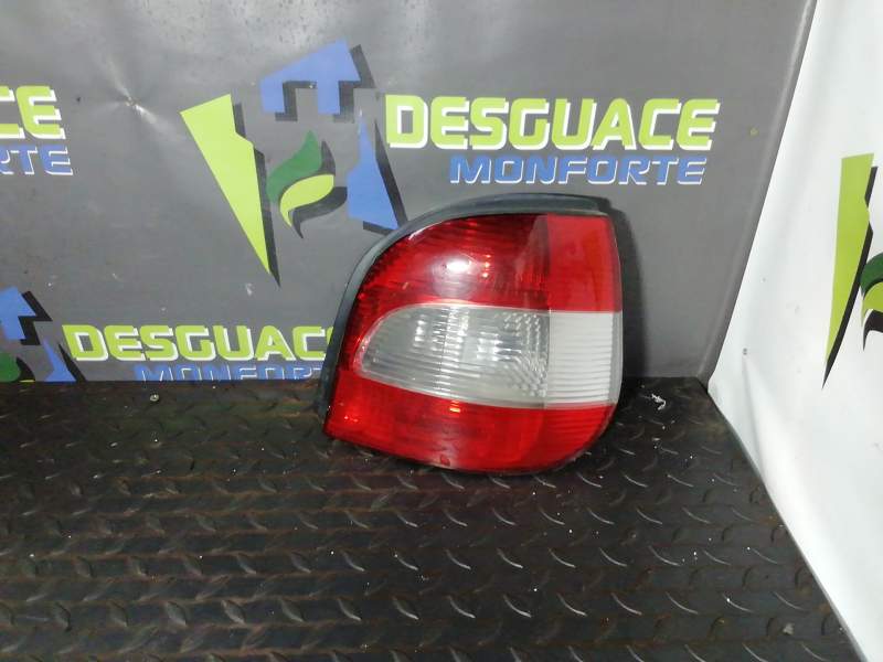 PILOTO TRASERO DERECHO 7700430966 