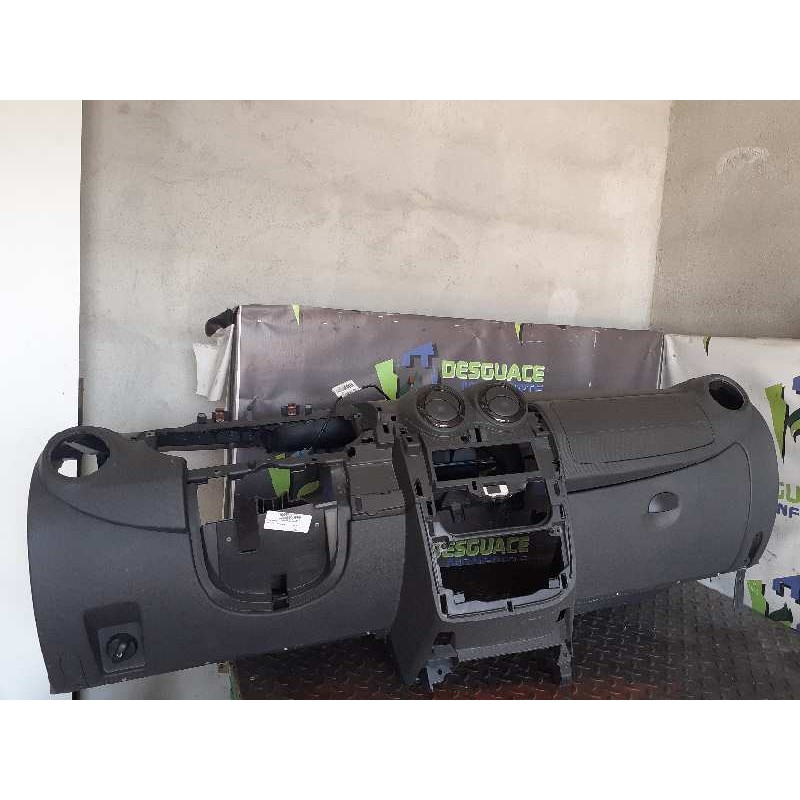 Recambio de salpicadero para dacia duster laureate 4x4 referencia OEM IAM   