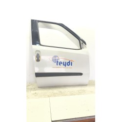 Recambio de puerta delantera derecha para opel combo d 1.6 cdti referencia OEM IAM 95519731 / 95527947 / 95530089  