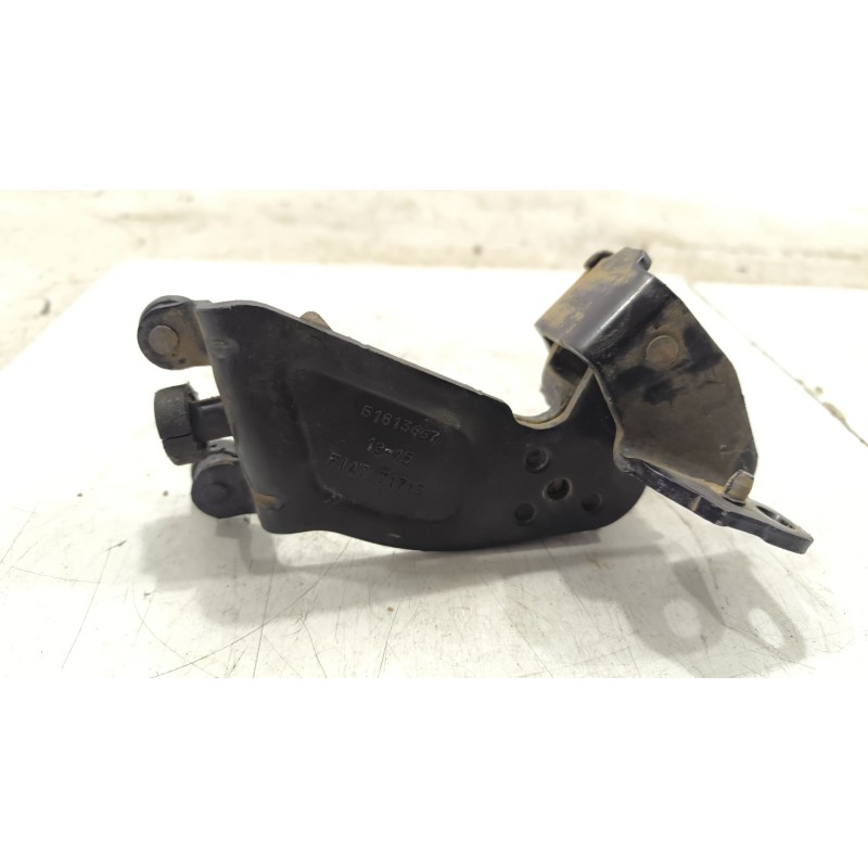 Recambio de soporte / guia puerta corredera para opel combo d 1.6 cdti referencia OEM IAM 51813667 / 32786S  