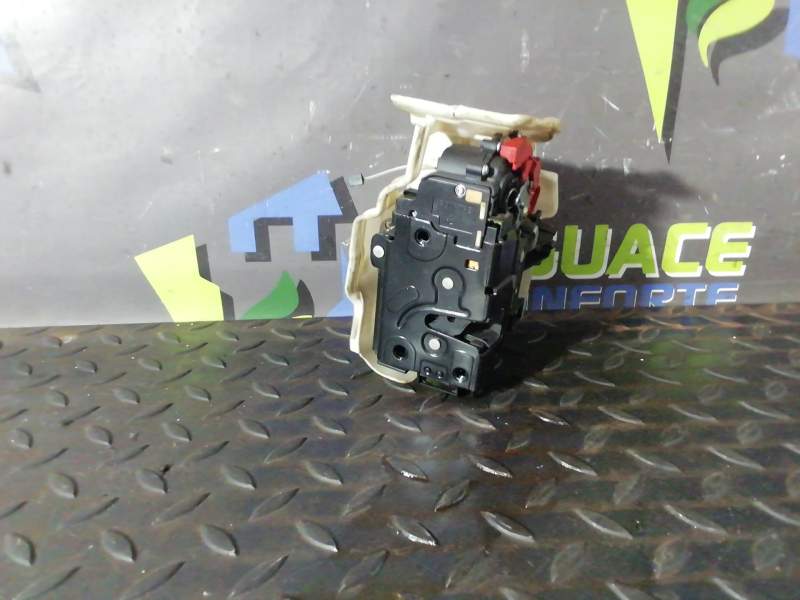CERRADURA PUERTA DELANTERA IZQUIERDA 