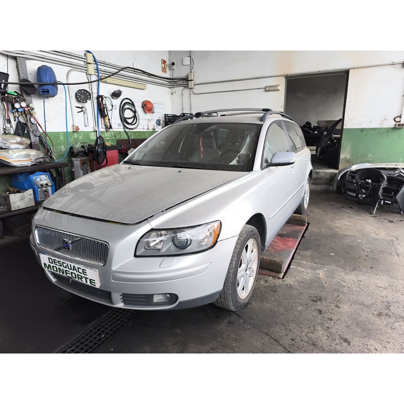 volvo v50 (545) del año 2025