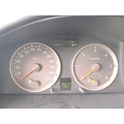 volvo v50 (545) del año 2025